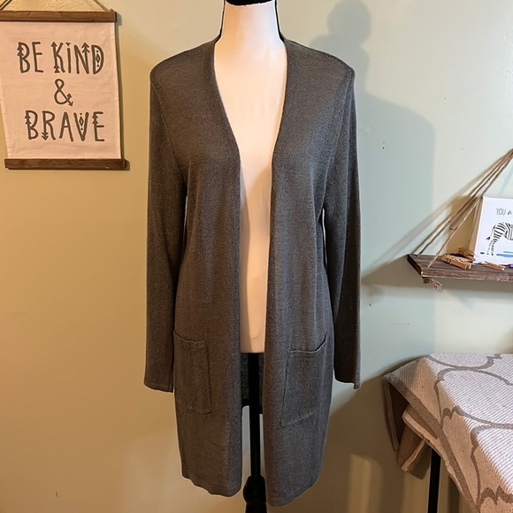 J. Jill Sweaters - J.Jill linen blend longline lightweight front pockets split hems cardigan
